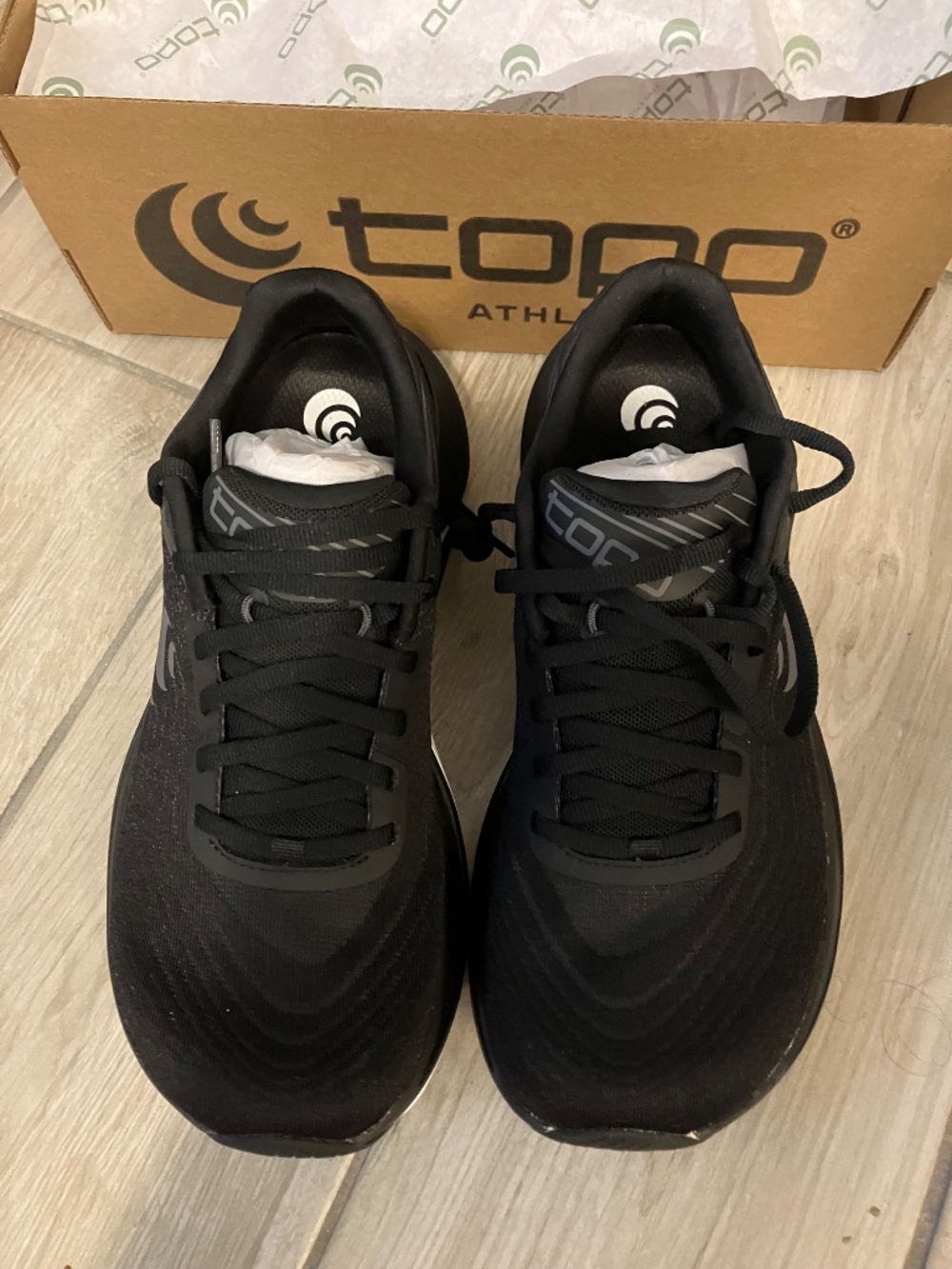 NIB Topo Athletic Ultrafly 5 Women's Road Running Shoes Black/White Size 7